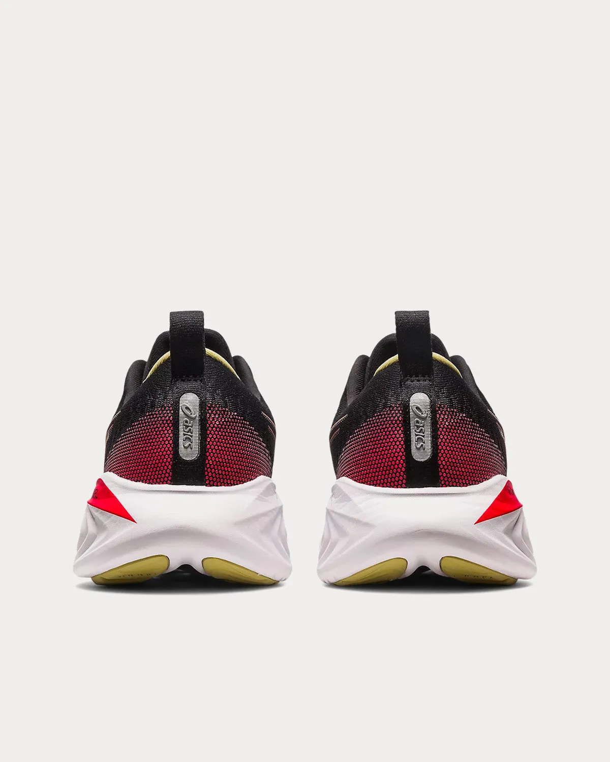 Gel-Cumulus 25 Black / Electric Red Running Shoes